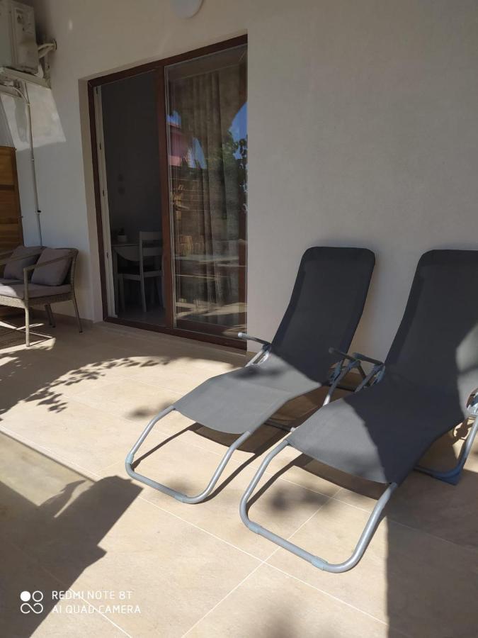 Apartmani Ana Vir Exterior photo