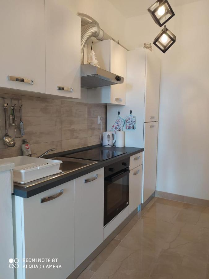Apartmani Ana Vir Exterior photo