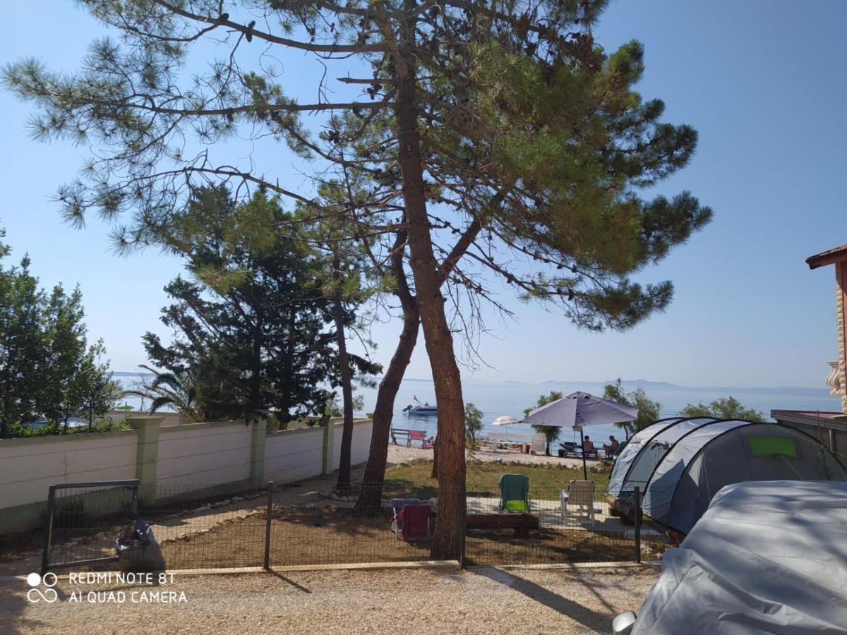 Apartmani Ana Vir Exterior photo