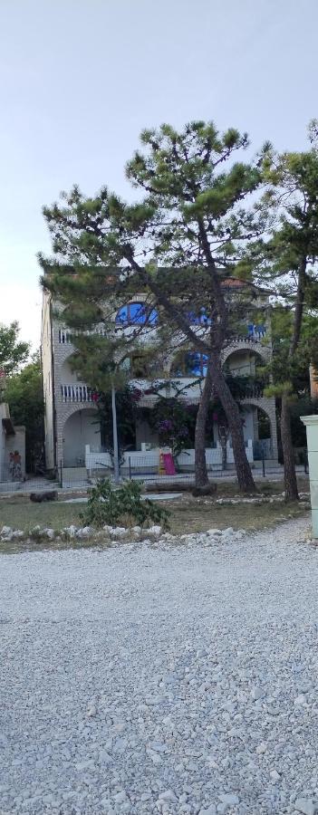 Apartmani Ana Vir Exterior photo